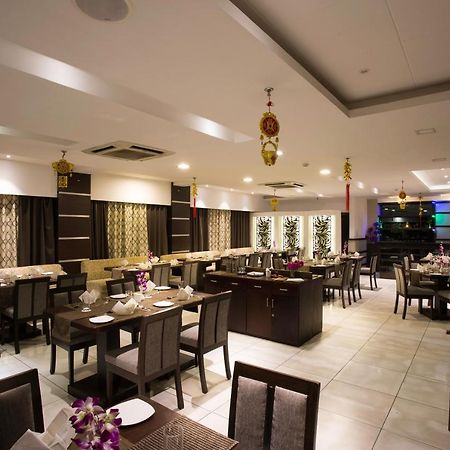 Hotel Central Park Siliguri Exteriör bild