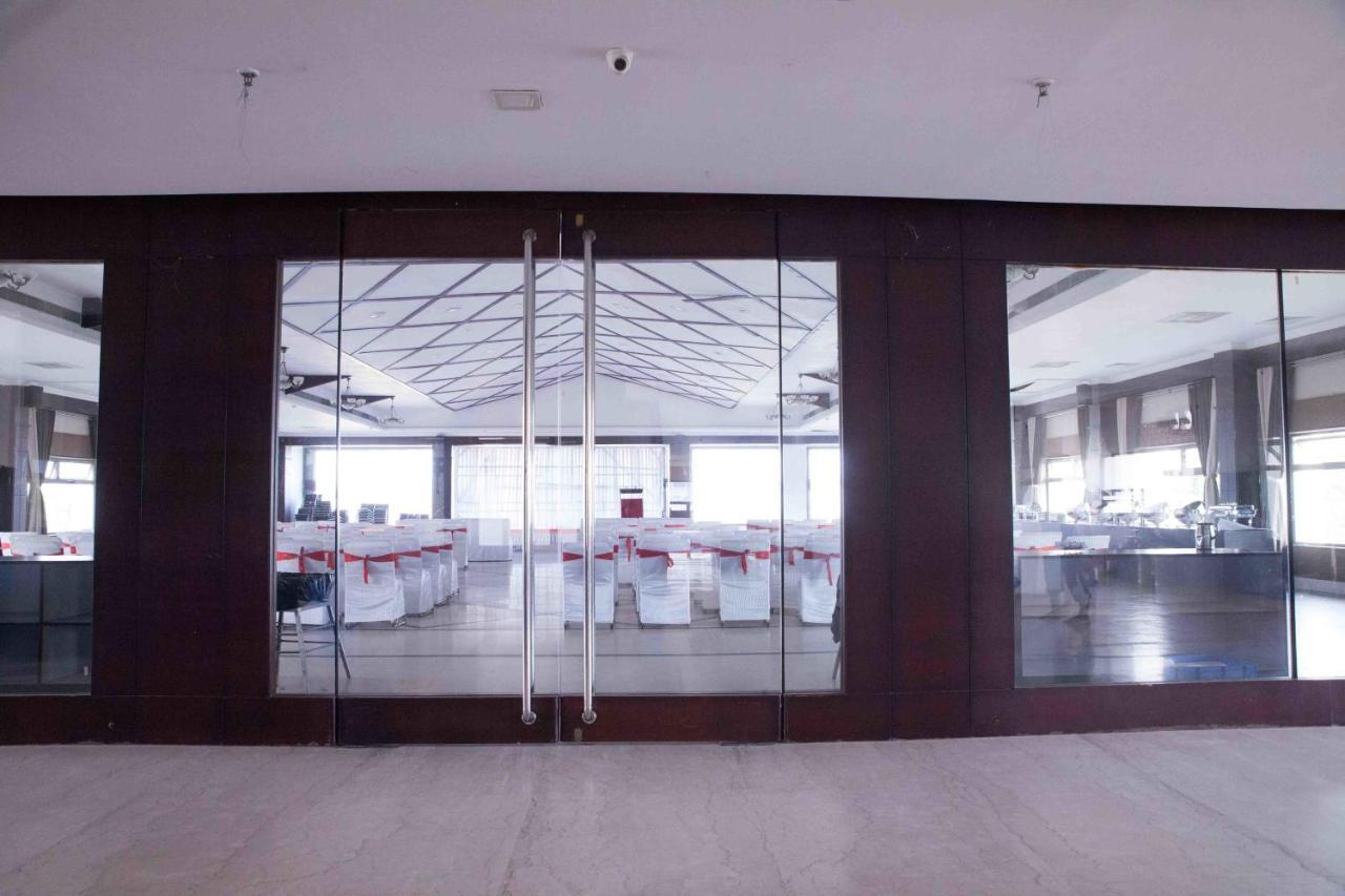 Hotel Central Park Siliguri Exteriör bild