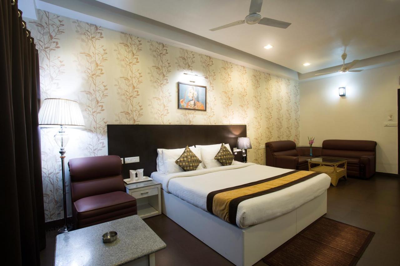 Hotel Central Park Siliguri Exteriör bild