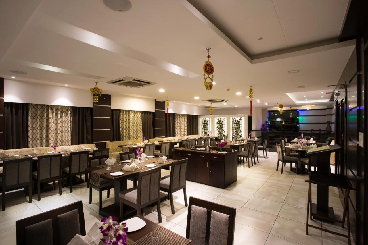 Hotel Central Park Siliguri Exteriör bild