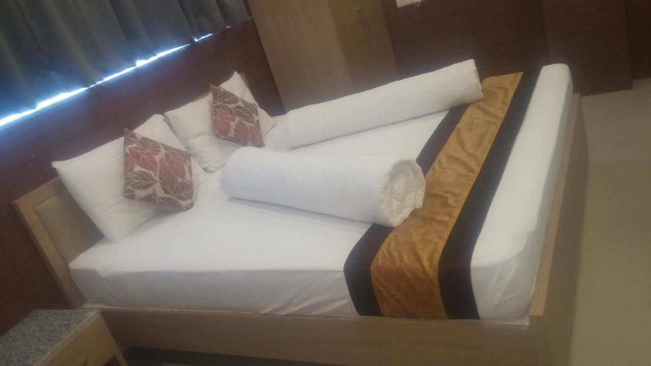 Hotel Central Park Siliguri Exteriör bild