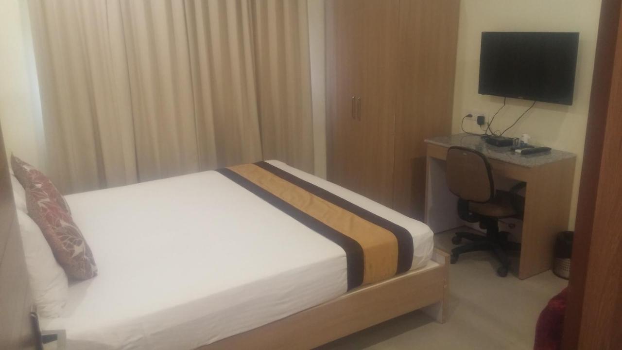 Hotel Central Park Siliguri Exteriör bild